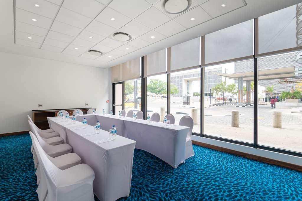 Hilton Garden Inn Windhoek Facilidades foto